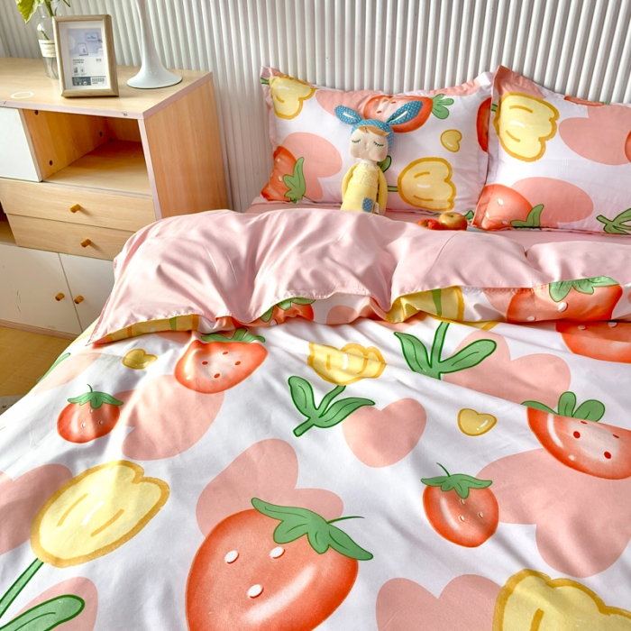 91家纺网 家纺一手货源 找家纺 乐居坊 2022新款芦荟棉印花四件套 草莓奇遇