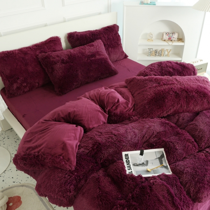 91家纺网 家纺一手货源 找家纺 邦妮家纺 2024新款云貂绒纯色四件套 枣红