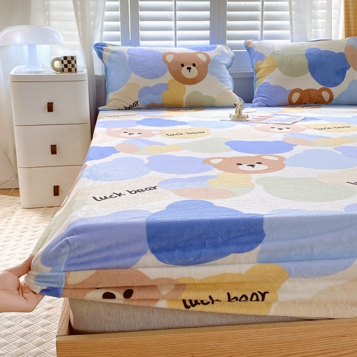 91家纺网 家纺一手货源 找家纺 金鑫汇 2022新款牛奶绒四件套系列-单床笠 开心熊-米白