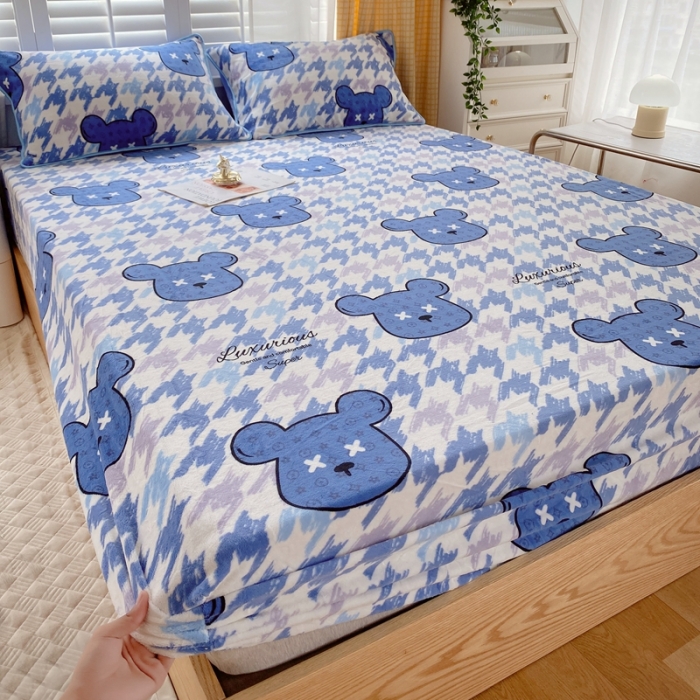 91家纺网 家纺一手货源 找家纺 金鑫汇 2022新款牛奶绒四件套系列-单床笠 绅士熊-兰