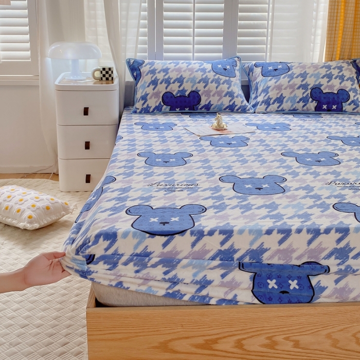 91家纺网 家纺一手货源 找家纺 金鑫汇 2022新款牛奶绒四件套系列-单枕套 绅士熊-兰