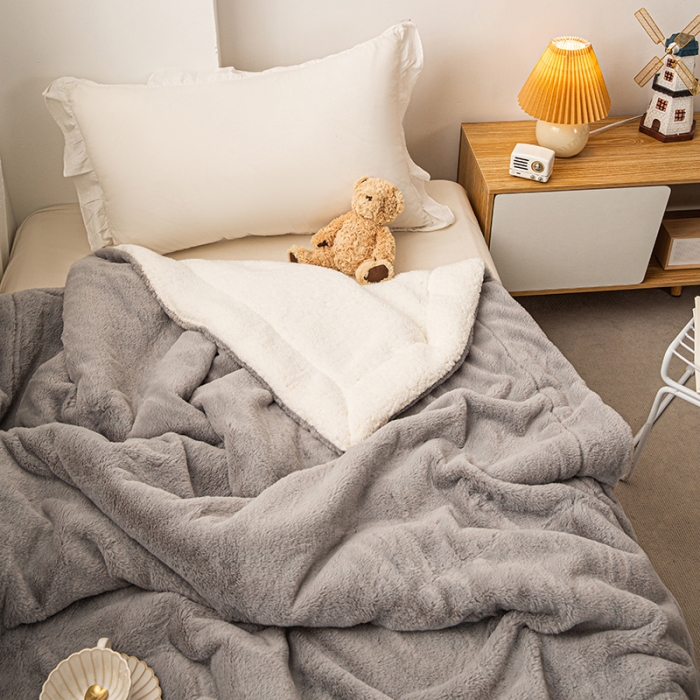 91家纺网 家纺一手货源 找家纺 潮邦2025新款仿兔毛羊羔绒毛球毯含买家秀 绣花款灰