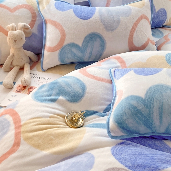 91家纺网 家纺一手货源 找家纺 金鑫汇 2022新款牛奶绒四件套系列 爱心