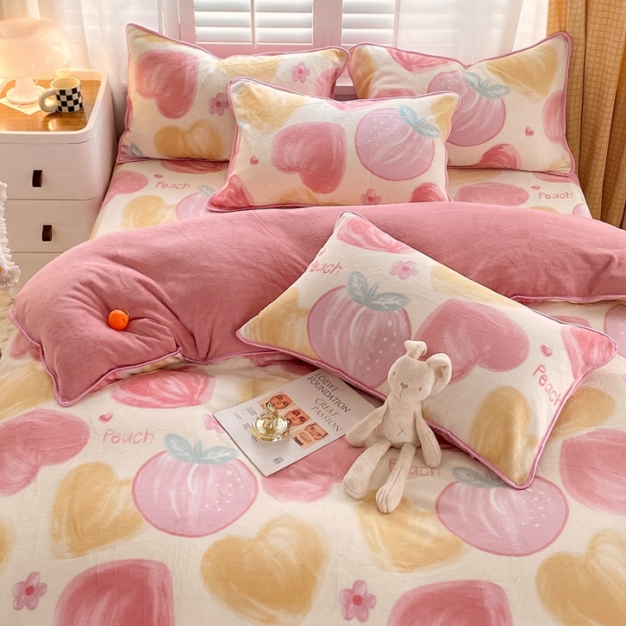 91家纺网 家纺一手货源 找家纺 金鑫汇 2022新款牛奶绒四件套系列 粉波波