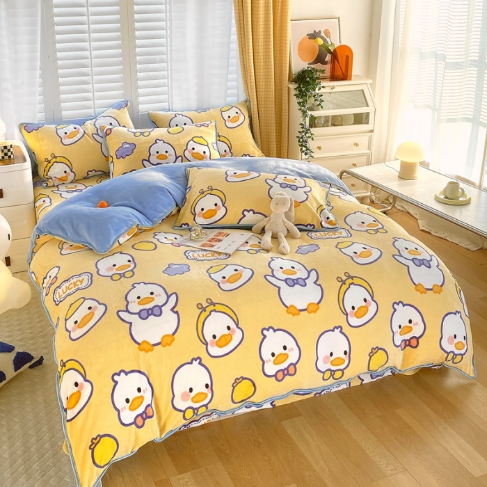 91家纺网 家纺一手货源 找家纺 金鑫汇 2022新款牛奶绒四件套系列 欢乐鸭-黄