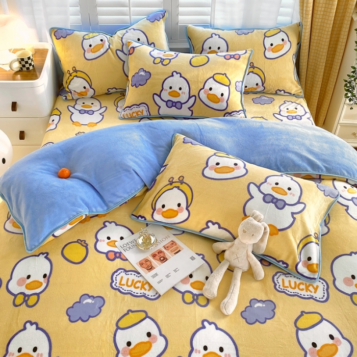 91家纺网 家纺一手货源 找家纺 金鑫汇 2022新款牛奶绒四件套系列 欢乐鸭-黄