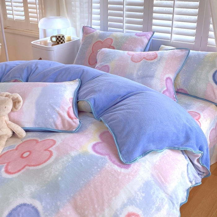 91家纺网 家纺一手货源 找家纺 金鑫汇 2022新款牛奶绒四件套系列 五叶花朵