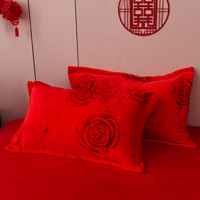 91家纺网 家纺一手货源 找家纺 金麦家纺 新款婚庆牛奶绒印花婚庆被大红喜被四件套 玫瑰情缘