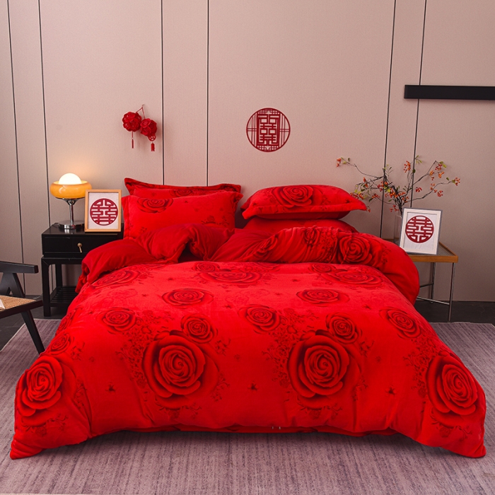 91家纺网 家纺一手货源 找家纺 金麦家纺 新款婚庆牛奶绒印花婚庆被大红喜被四件套 玫瑰情缘