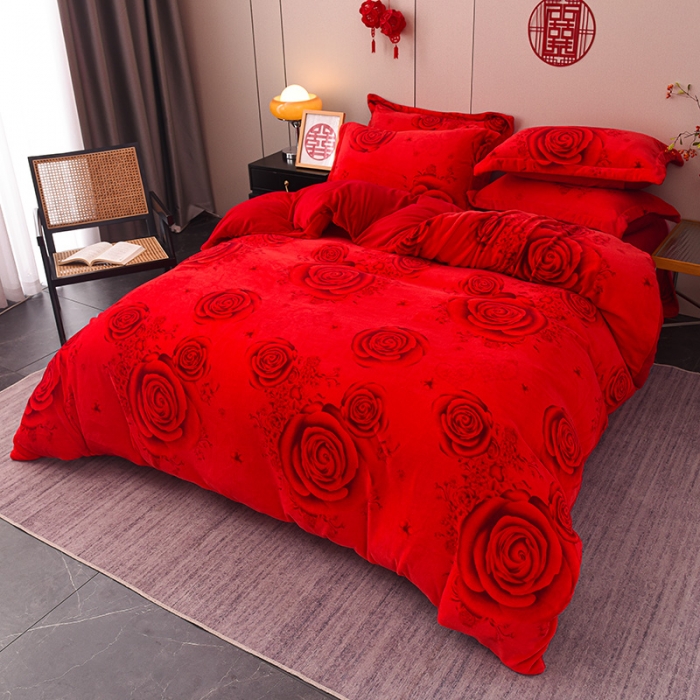 91家纺网 家纺一手货源 找家纺 金麦家纺 新款婚庆牛奶绒印花婚庆被大红喜被四件套 玫瑰情缘