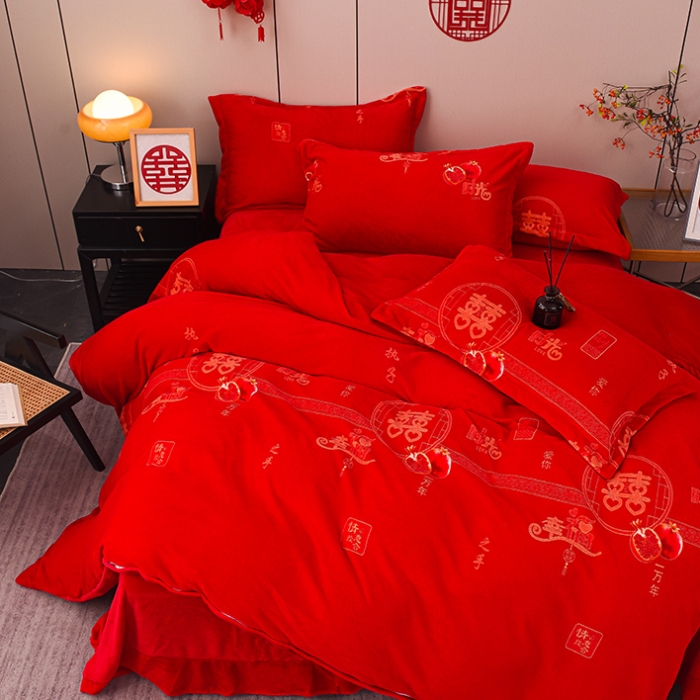 91家纺网 家纺一手货源 找家纺 金麦家纺 新款婚庆牛奶绒印花婚庆被大红喜被四件套 执子之手