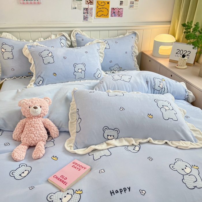 91家纺网 家纺一手货源 找家纺 川悦生活 2022新款韩版花边牛奶绒四件套 嗨皮熊花边