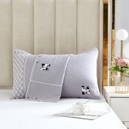 91家纺网 家纺一手货源 找家纺 2022年纯棉三层纱布毛巾绣花卡扣式素色半包枕套枕巾 浅灰