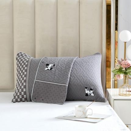 91家纺网 家纺一手货源 找家纺 2022年纯棉三层纱布毛巾绣花卡扣式素色半包枕套枕巾 深灰