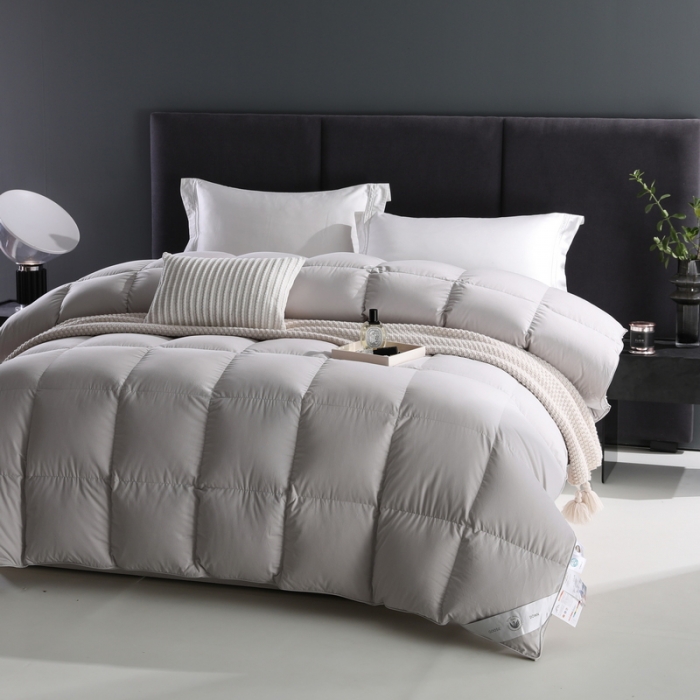91家纺网 家纺一手货源 找家纺 俏企鹅 2025新款糥棉95羽绒被被子被芯 绅士灰