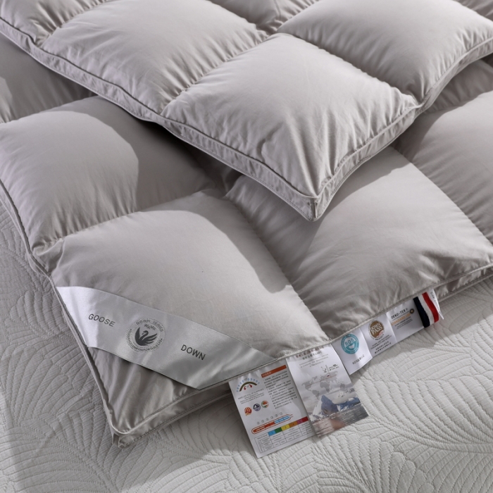 91家纺网 家纺一手货源 找家纺 俏企鹅 2025新款糥棉95羽绒被被子被芯 绅士灰