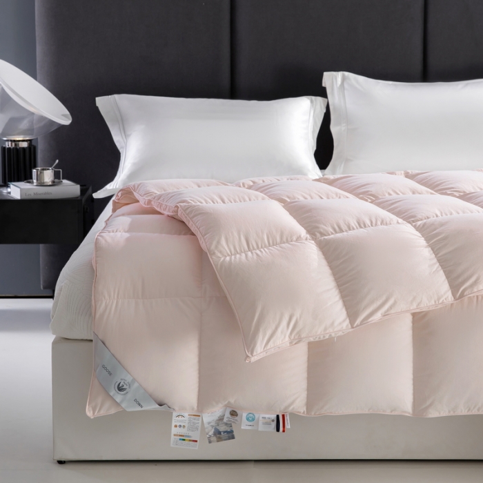 91家纺网 家纺一手货源 找家纺 俏企鹅 2025新款糥棉95羽绒被被子被芯 樱花粉