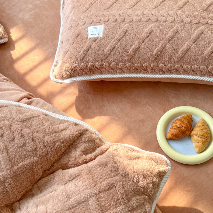 91家纺网 家纺一手货源 找家纺 摩卡 2022秋冬新品网红塔芙绒四件套 奶油泡芙-奶咖驼