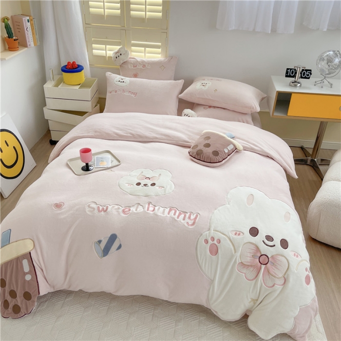 91家纺网 家纺一手货源 找家纺 星野2022新款高克重全消光秋冬绒牛奶绒四件套 奶茶兔