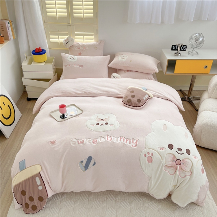 91家纺网 家纺一手货源 找家纺 星野2022新款高克重全消光秋冬绒牛奶绒四件套 奶茶兔