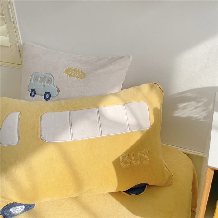 91家纺网 家纺一手货源 找家纺 星野2022新款高克重全消光秋冬绒牛奶绒四件套 小熊巴士