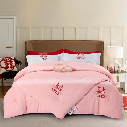 91家纺网 家纺一手货源 找家纺 2025新款婚庆被子磨毛绣花大豆双喜子母被（粉+粉）
