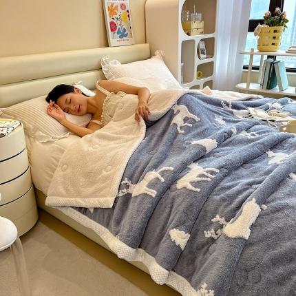 91家纺网 家纺一手货源 找家纺 总慕木家纺2025新款保暖A类阳离子提花牛奶绒三层夹棉复合毯