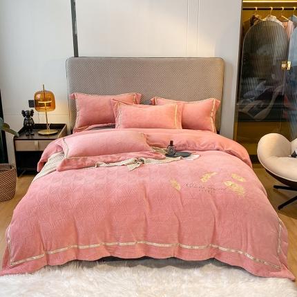 91家纺网 家纺一手货源 找家纺 （总）吾秀家居 2022新款羽毛刺绣雕花绒四件套