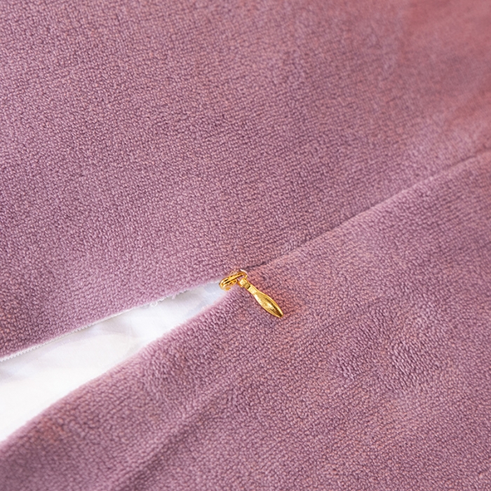 91家纺网 家纺一手货源 找家纺 吾秀家居 2022新款羽毛刺绣雕花绒四件套 羽毛浅紫