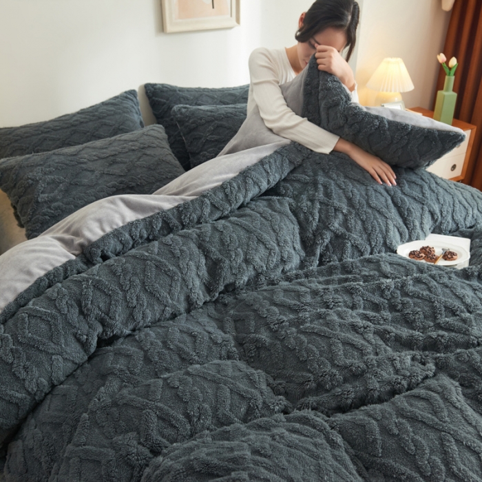 91家纺网 家纺一手货源 找家纺 吾秀家居 2022新款舒棉绒提花四件套 舒棉绒深灰