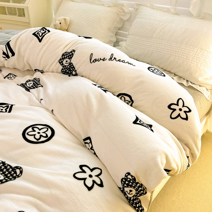 91家纺网 家纺一手货源 找家纺 慕尚 2022新款牛奶绒保暖单被套 潮熊