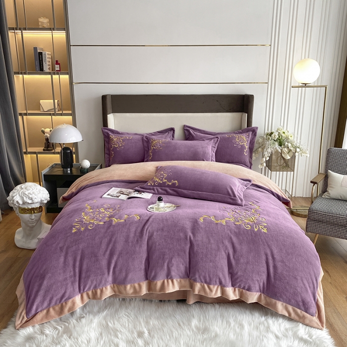 91家纺网 家纺一手货源 找家纺 吾秀家居 2022新款牛奶绒欧若拉系列刺绣飞边四件套 欧若拉浅紫