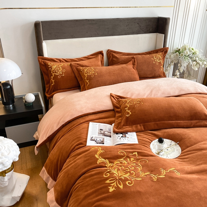 91家纺网 家纺一手货源 找家纺 吾秀家居 2022新款牛奶绒欧若拉系列刺绣飞边四件套 欧若拉唐茶