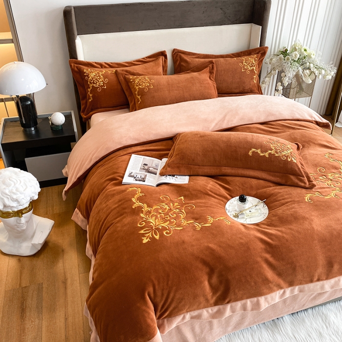 91家纺网 家纺一手货源 找家纺 吾秀家居 2022新款牛奶绒欧若拉系列刺绣飞边四件套 欧若拉唐茶