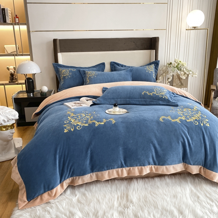 91家纺网 家纺一手货源 找家纺 吾秀家居 2022新款牛奶绒欧若拉系列刺绣飞边四件套 欧若拉中蓝