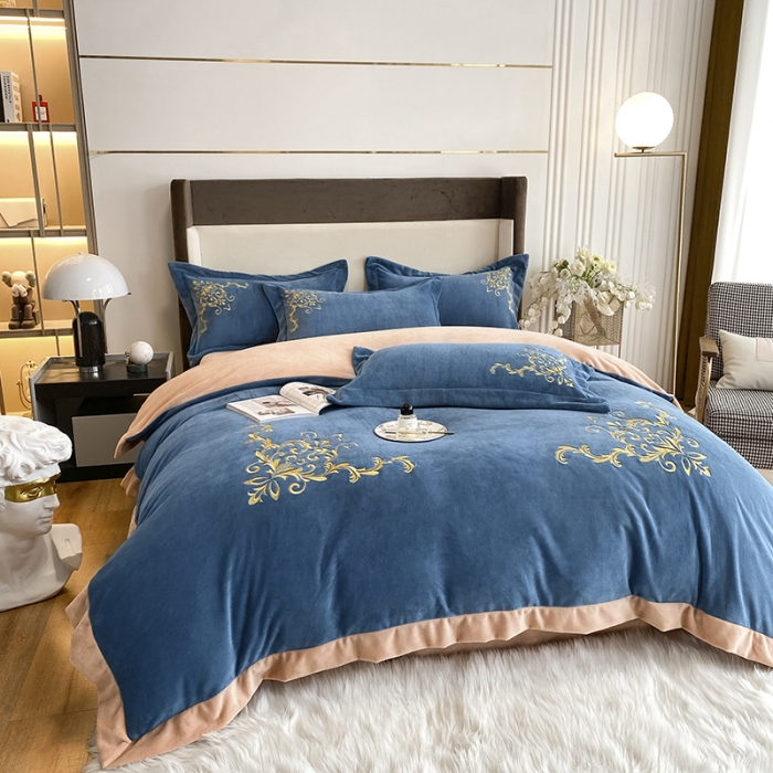 91家纺网 家纺一手货源 找家纺 吾秀家居 2022新款牛奶绒欧若拉系列刺绣飞边四件套 欧若拉中蓝