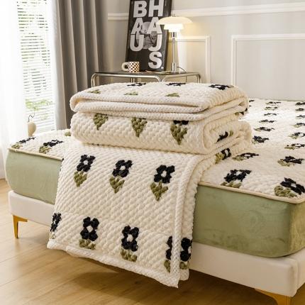 91家纺网 家纺一手货源 找家纺 摩妮卡 2025新款提花豆豆绒三层毛毯 花域悠然