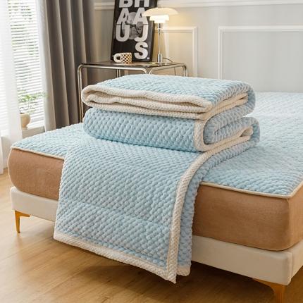 91家纺网 家纺一手货源 找家纺 摩妮卡 2025新款提花豆豆绒三层毛毯 马利蓝