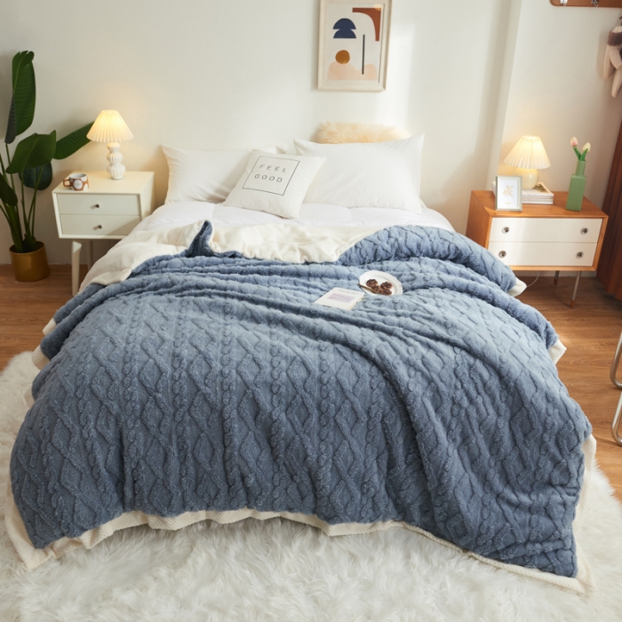 91家纺网 家纺一手货源 找家纺 吾秀家居 2022新款贝贝绒双层舒棉毯 舒棉毯蓝灰