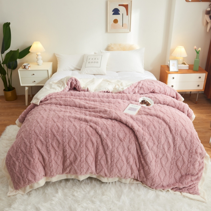 91家纺网 家纺一手货源 找家纺 吾秀家居 2022新款贝贝绒双层舒棉毯 舒棉毯藕粉