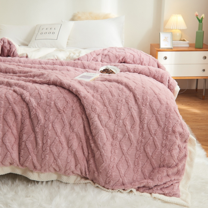 91家纺网 家纺一手货源 找家纺 吾秀家居 2022新款贝贝绒双层舒棉毯 舒棉毯藕粉