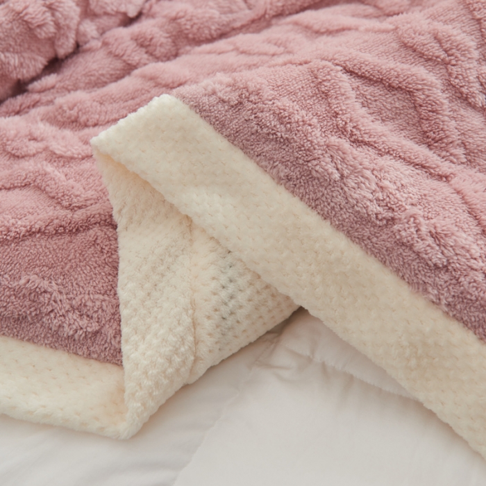 91家纺网 家纺一手货源 找家纺 吾秀家居 2022新款贝贝绒双层舒棉毯 舒棉毯藕粉