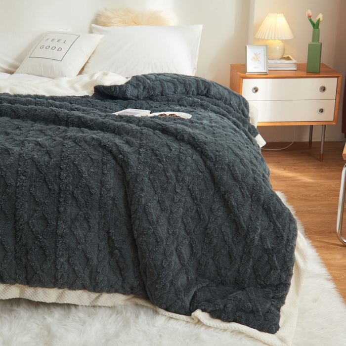 91家纺网 家纺一手货源 找家纺 吾秀家居 2022新款贝贝绒双层舒棉毯 舒棉毯深灰