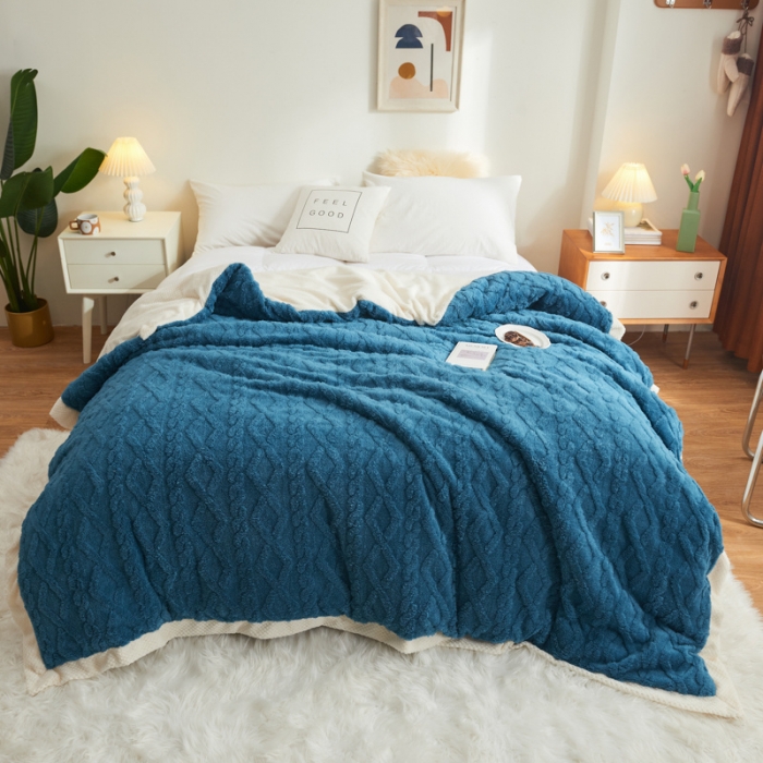 91家纺网 家纺一手货源 找家纺 吾秀家居 2022新款贝贝绒双层舒棉毯 舒棉毯中蓝