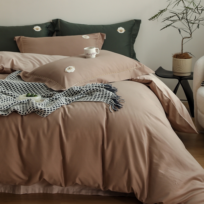 91家纺网 家纺一手货源 找家纺 沐白家纺 2022精梳火山全棉小磨毛纯色系列四件套 百草棕丨鱼肚白