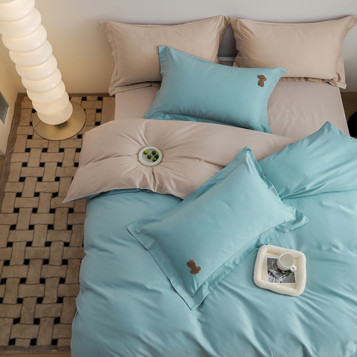 91家纺网 家纺一手货源 找家纺 沐白家纺 2022精梳火山全棉小磨毛纯色系列四件套 黛水蓝丨鱼肚白