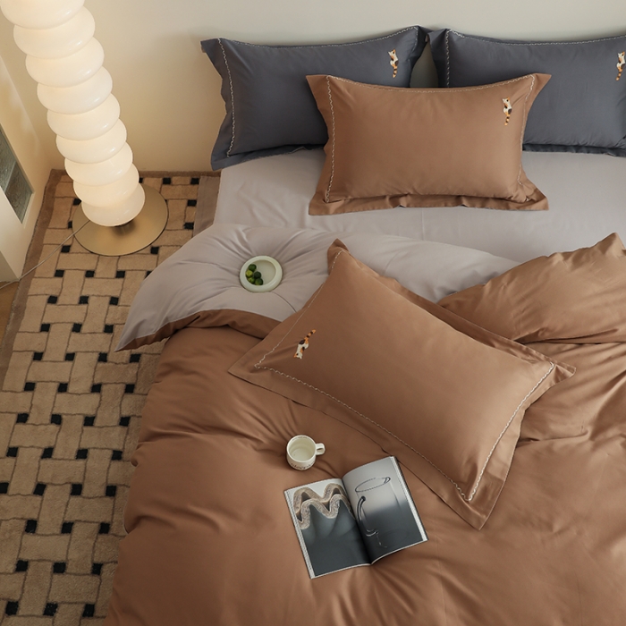 91家纺网 家纺一手货源 找家纺 沐白家纺 2022精梳火山全棉小磨毛纯色系列四件套 桦茶棕丨苏木灰