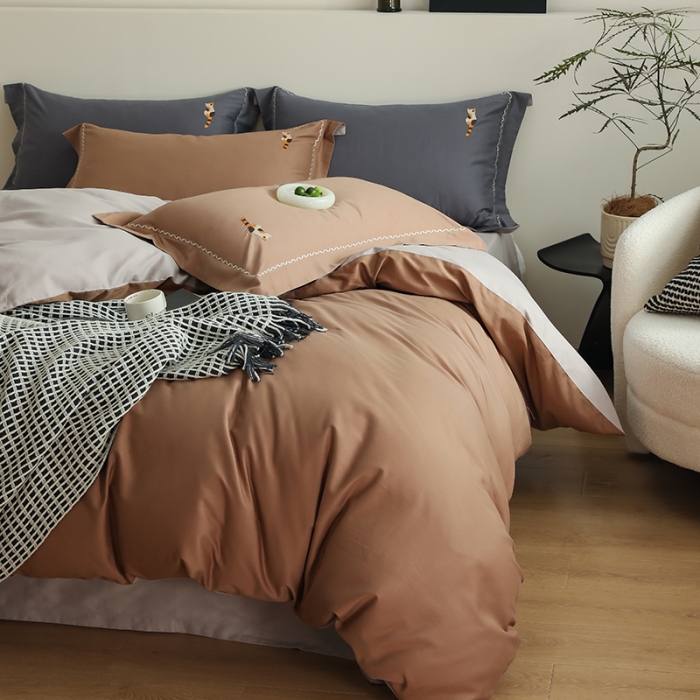 91家纺网 家纺一手货源 找家纺 沐白家纺 2022精梳火山全棉小磨毛纯色系列四件套 桦茶棕丨苏木灰