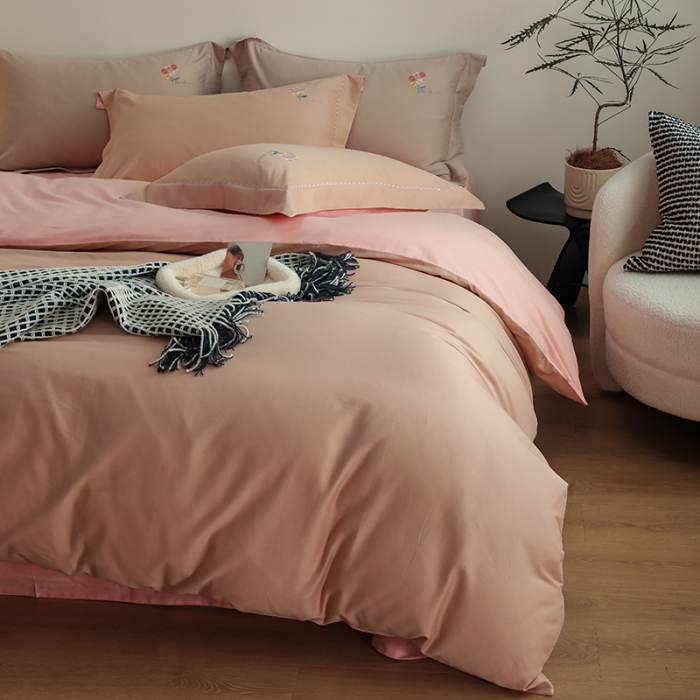 91家纺网 家纺一手货源 找家纺 沐白家纺 2022精梳火山全棉小磨毛纯色系列四件套 奶油咖丨初恋粉