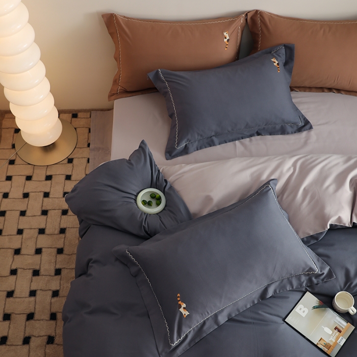 91家纺网 家纺一手货源 找家纺 沐白家纺 2022精梳火山全棉小磨毛纯色系列四件套 钛金灰丨苏木灰